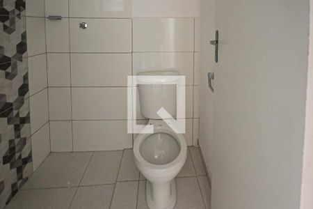 Banheiro de casa para alugar com 1 quarto, 40m² em Parque dos Bancarios, São Paulo