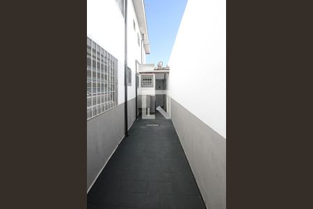 Área Externa de casa para alugar com 1 quarto, 40m² em Parque dos Bancarios, São Paulo