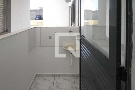 Área de Serviço de casa para alugar com 1 quarto, 40m² em Parque dos Bancarios, São Paulo