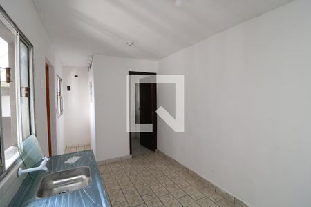 Cozinha de casa para alugar com 1 quarto, 75m² em Parque dos Bancarios, São Paulo