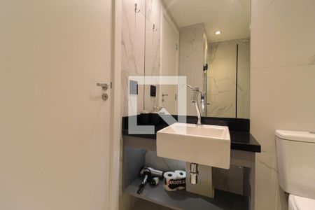 Banheiro de kitnet/studio à venda com 1 quarto, 34m² em Indianópolis, São Paulo