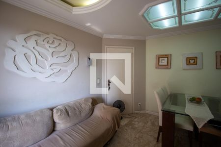 Sala de apartamento para alugar com 3 quartos, 57m² em Vila Carmosina, São Paulo