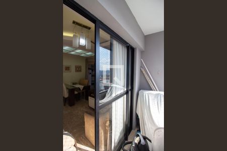 Sala / Varanda de apartamento para alugar com 3 quartos, 57m² em Vila Carmosina, São Paulo