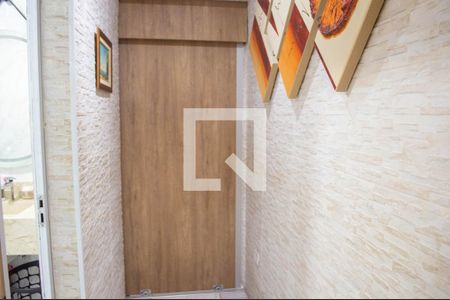 Corredor de casa para alugar com 3 quartos, 120m² em Vila Carrão, São Paulo