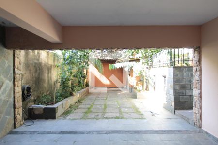 Garagem de casa à venda com 4 quartos, 760m² em Dona Clara, Belo Horizonte