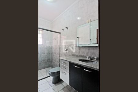 Banheiro de casa à venda com 3 quartos, 325m² em Vila Ester (zona Norte), São Paulo