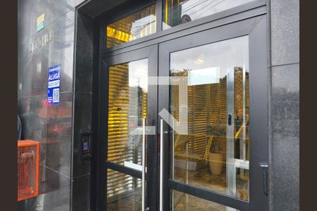 Fachada + Plaquinha de apartamento para alugar com 1 quarto, 50m² em Liberdade, São Paulo