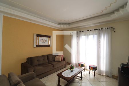 Sala de casa à venda com 3 quartos, 376m² em Vila Carrão, São Paulo