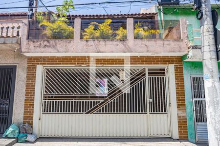 Fachada de casa à venda com 3 quartos, 200m² em Parque Fongaro, São Paulo