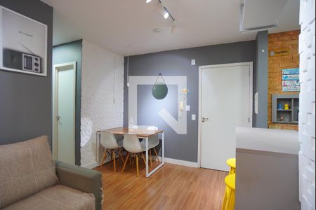 Sala de apartamento à venda com 2 quartos, 52m² em Farrapos, Porto Alegre