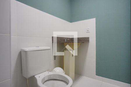 Banheiro da Suíte de apartamento à venda com 2 quartos, 52m² em Farrapos, Porto Alegre