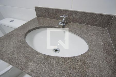 Banheiro da Suíte de apartamento à venda com 2 quartos, 52m² em Farrapos, Porto Alegre