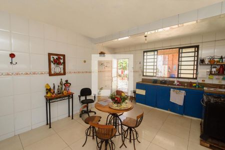 Cozinha de casa à venda com 3 quartos, 360m² em Pindorama, Belo Horizonte