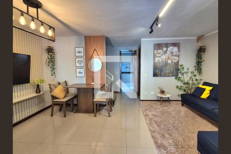 Sala de casa de condomínio à venda com 3 quartos, 110m² em Vargem Pequena, Rio de Janeiro