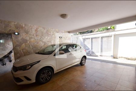 Garagem de casa à venda com 5 quartos, 360m² em Fernão Dias, Belo Horizonte