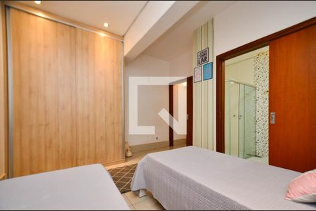 Suite1 de casa à venda com 5 quartos, 360m² em Fernão Dias, Belo Horizonte