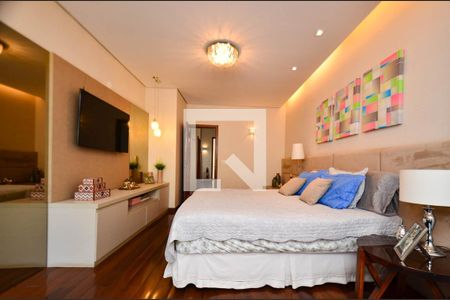 Suite3 de casa à venda com 5 quartos, 360m² em Fernão Dias, Belo Horizonte