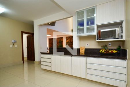 Cozinha de casa à venda com 5 quartos, 360m² em Fernão Dias, Belo Horizonte