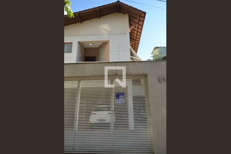 Plaquinha instalada de casa à venda com 5 quartos, 360m² em Fernão Dias, Belo Horizonte