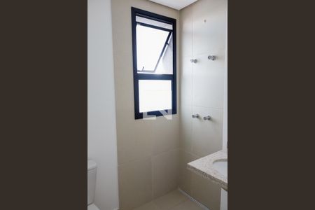 Banheiro de apartamento à venda com 2 quartos, 62m² em Km 18, Osasco