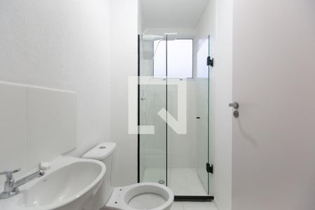 Banheiro de apartamento para alugar com 2 quartos, 42m² em Vila Lourdes, São Paulo