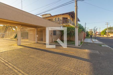 Fachada de casa de condomínio à venda com 2 quartos, 70m² em Rio Branco, Canoas