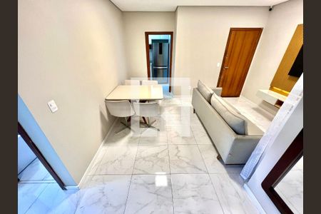Sala de apartamento para alugar com 3 quartos, 67m² em Heliópolis, Belo Horizonte