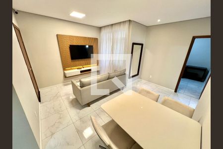 Sala de apartamento para alugar com 3 quartos, 67m² em Heliópolis, Belo Horizonte