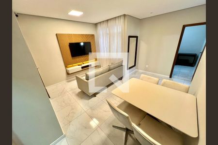 Sala de apartamento para alugar com 3 quartos, 67m² em Heliópolis, Belo Horizonte