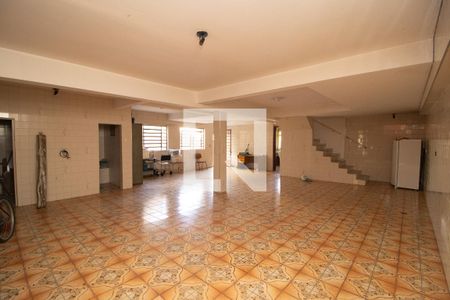 Garagem de casa à venda com 5 quartos, 250m² em Jardim Guapira, São Paulo