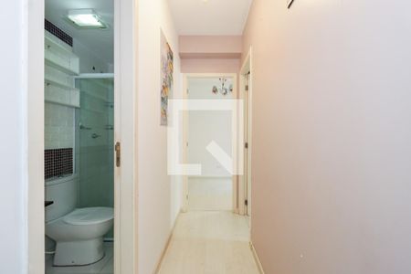 Corredor de apartamento para alugar com 2 quartos, 47m² em Jardim Clementino, Taboão da Serra
