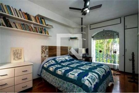 Casa à venda com 3 quartos, 324m² em Campo Belo, São Paulo