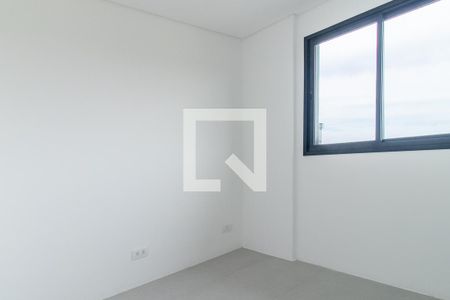 Quarto 1 de apartamento para alugar com 2 quartos, 48m² em Capão Raso, Curitiba