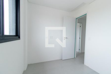 Quarto 1 de apartamento para alugar com 2 quartos, 48m² em Capão Raso, Curitiba