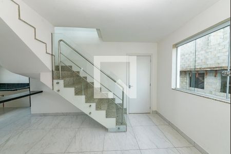 Escada de apartamento à venda com 4 quartos, 163m² em Barreiro, Belo Horizonte