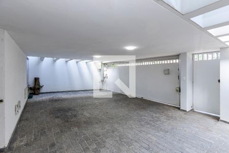 Garagem de casa para alugar com 5 quartos, 530m² em Santo Amaro, São Paulo
