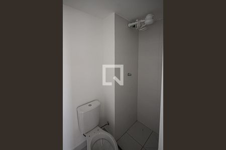 Banheiro de apartamento para alugar com 2 quartos, 33m² em Parque São Rafael, São Paulo