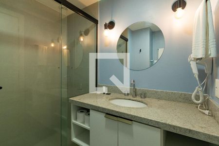 Banheiro de kitnet/studio à venda com 1 quarto, 24m² em Farroupilha, Porto Alegre