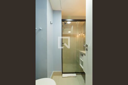 Banheiro de kitnet/studio à venda com 1 quarto, 24m² em Farroupilha, Porto Alegre