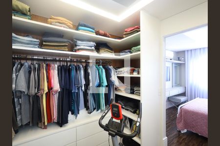 Closet da suíte de apartamento à venda com 2 quartos, 125m² em Jardim Vazani, São Paulo