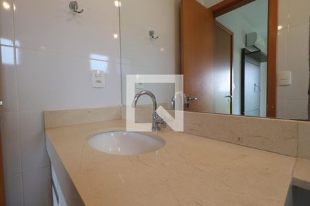 Banheiro da Suíte de apartamento para alugar com 2 quartos, 73m² em Jardim Irajá, Ribeirão Preto