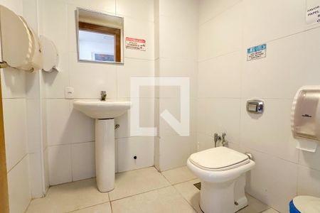 Banheiro de casa à venda com 2 quartos, 669m² em Humaitá, Rio de Janeiro