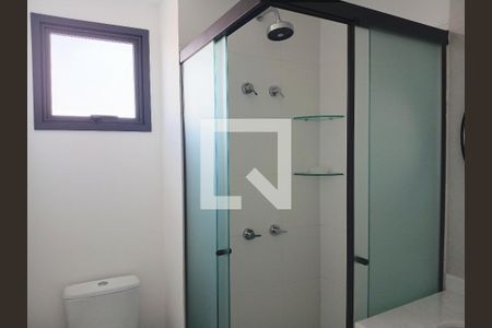 Banheiro de kitnet/studio para alugar com 1 quarto, 26m² em República, São Paulo
