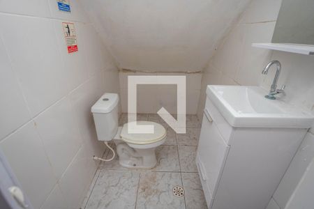 Banheiro da garagem de casa à venda com 4 quartos, 253m² em Taboão, Diadema