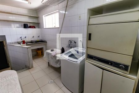 Área de Serviço de casa à venda com 4 quartos, 463m² em Vila Sonia, São Paulo