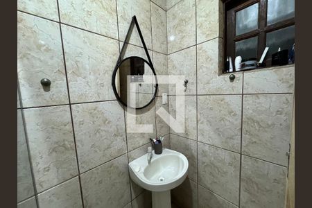 Banheiro de casa à venda com 2 quartos, 180m² em Santos Dumont, São Leopoldo