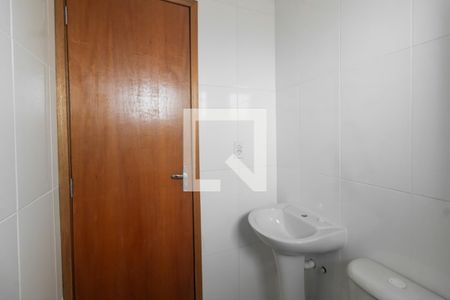 Banheiro de apartamento para alugar com 2 quartos, 61m² em Cidade Antônio Estêvão de Carvalho, São Paulo
