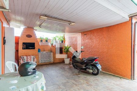 Quintal de casa à venda com 3 quartos, 300m² em Vila Nova, Porto Alegre