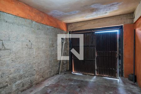 Garagem de casa à venda com 3 quartos, 300m² em Vila Nova, Porto Alegre