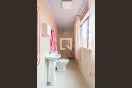 Banheiro do Quarto 1 de casa à venda com 3 quartos, 300m² em Vila Nova, Porto Alegre